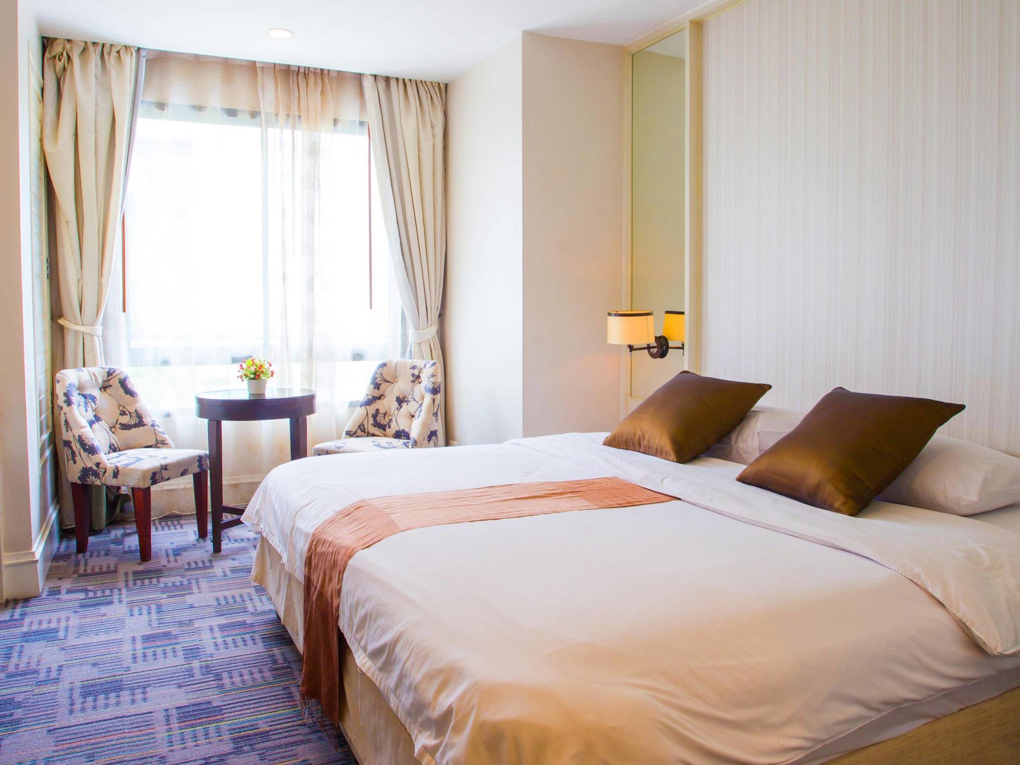 Aphrodite Inn Бангкок Екстер'єр фото